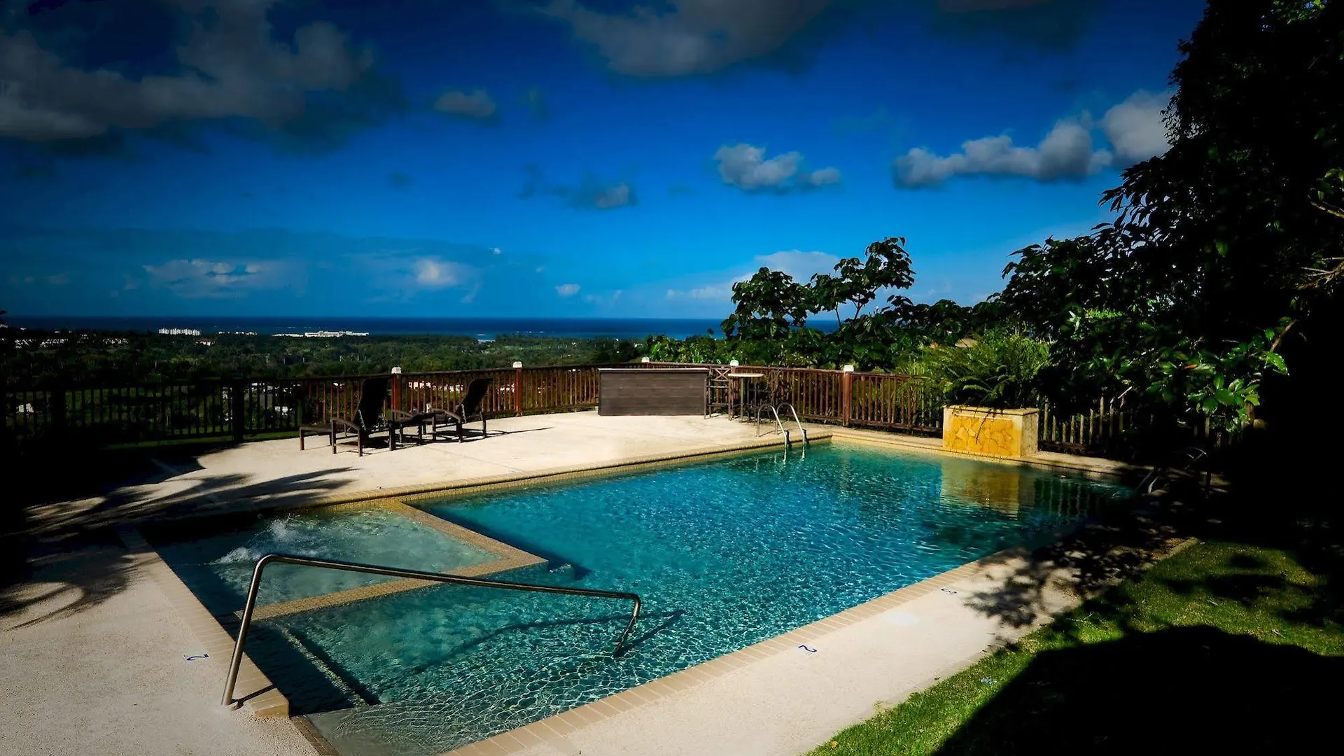 Rainforest & Ocean View Inn At Carabali Luquillo 3*,